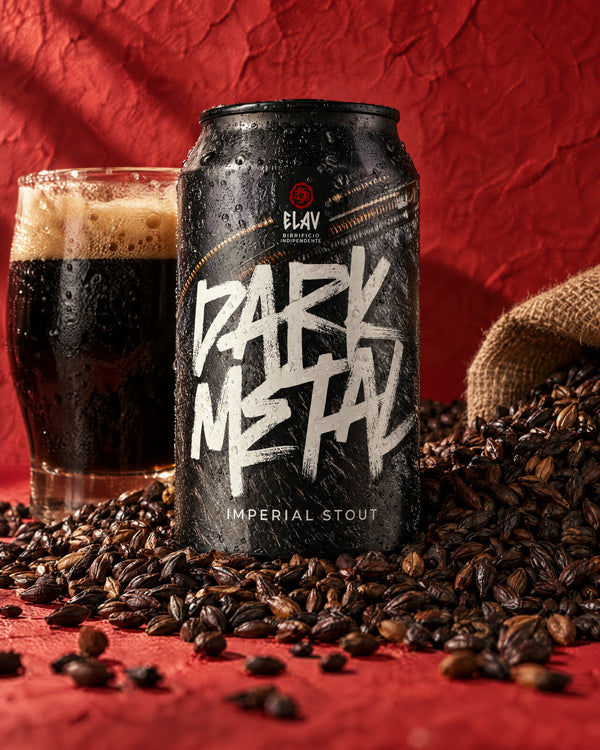Dark Metal con malti tostati su fondo rosso