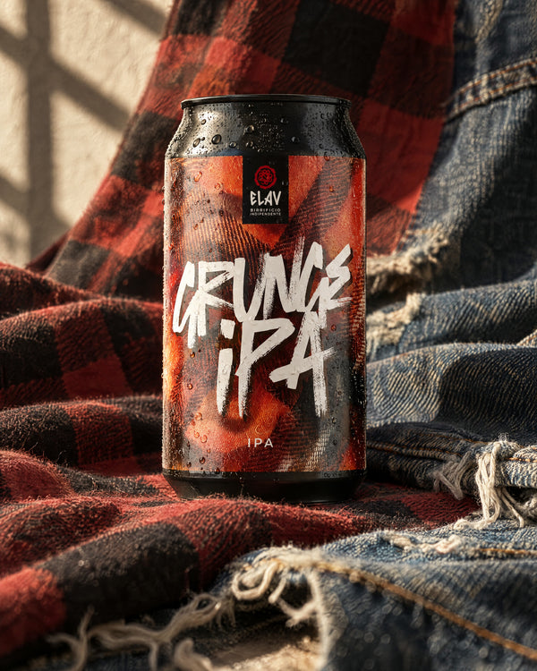 Grunge IPA su camicia a quadri e jeans